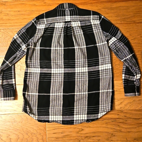 Banana Republic Soft Wash Flannel Shirt Black White Size Medium Plaid Button Up - Picture 6 of 6
